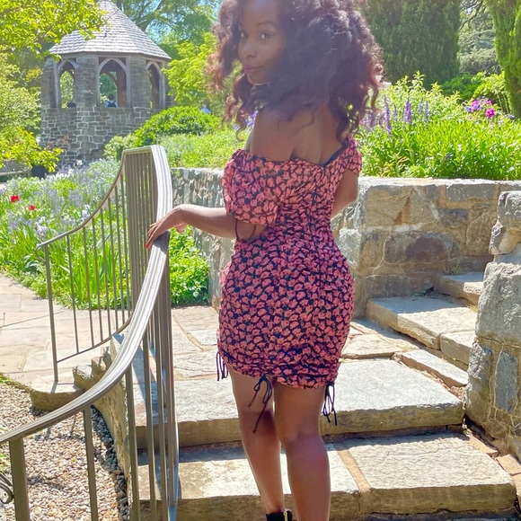 Floral Ruched Mini Dress - Picture 5 of 7